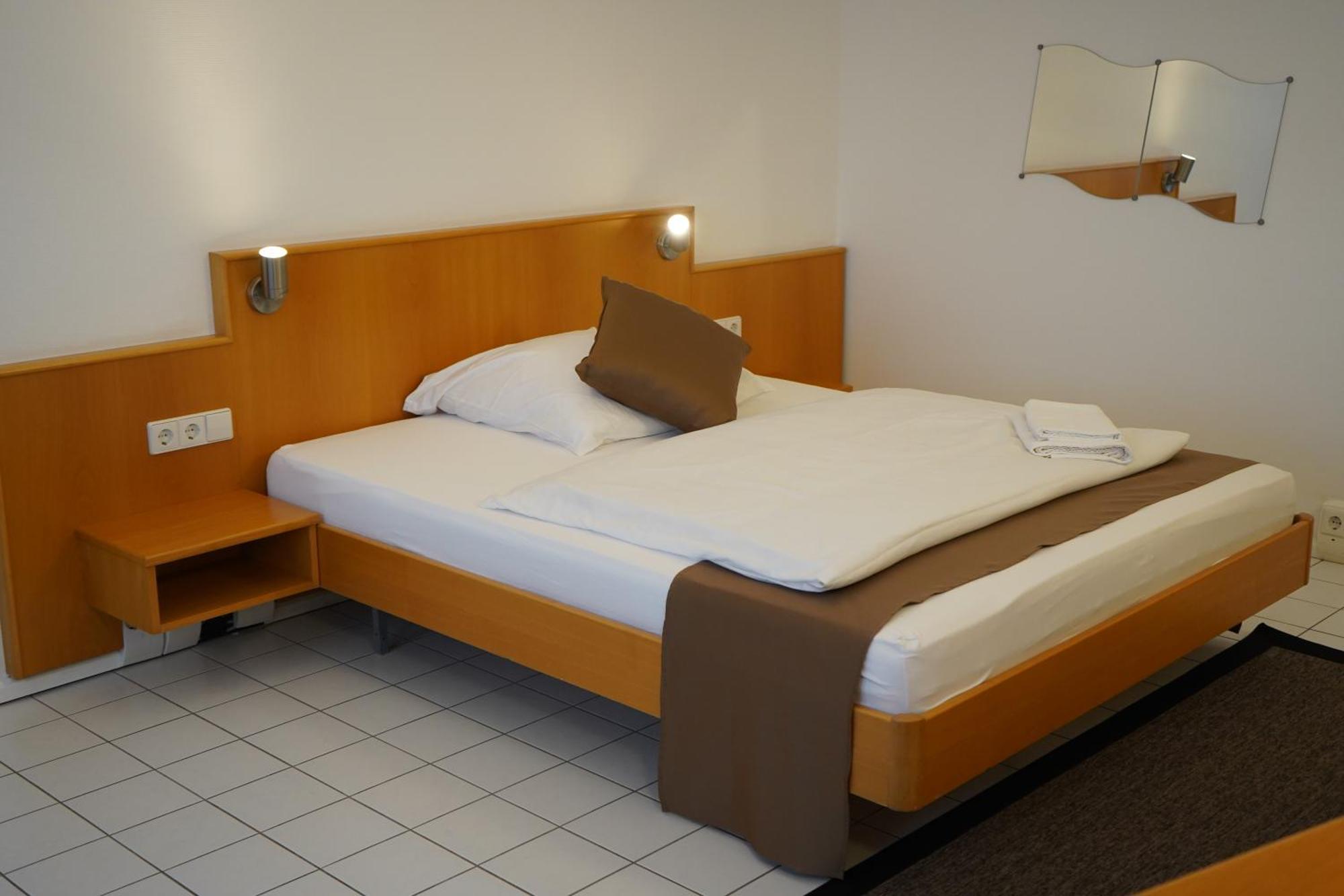 Elha Hotel シュトゥットガルト エクステリア 写真