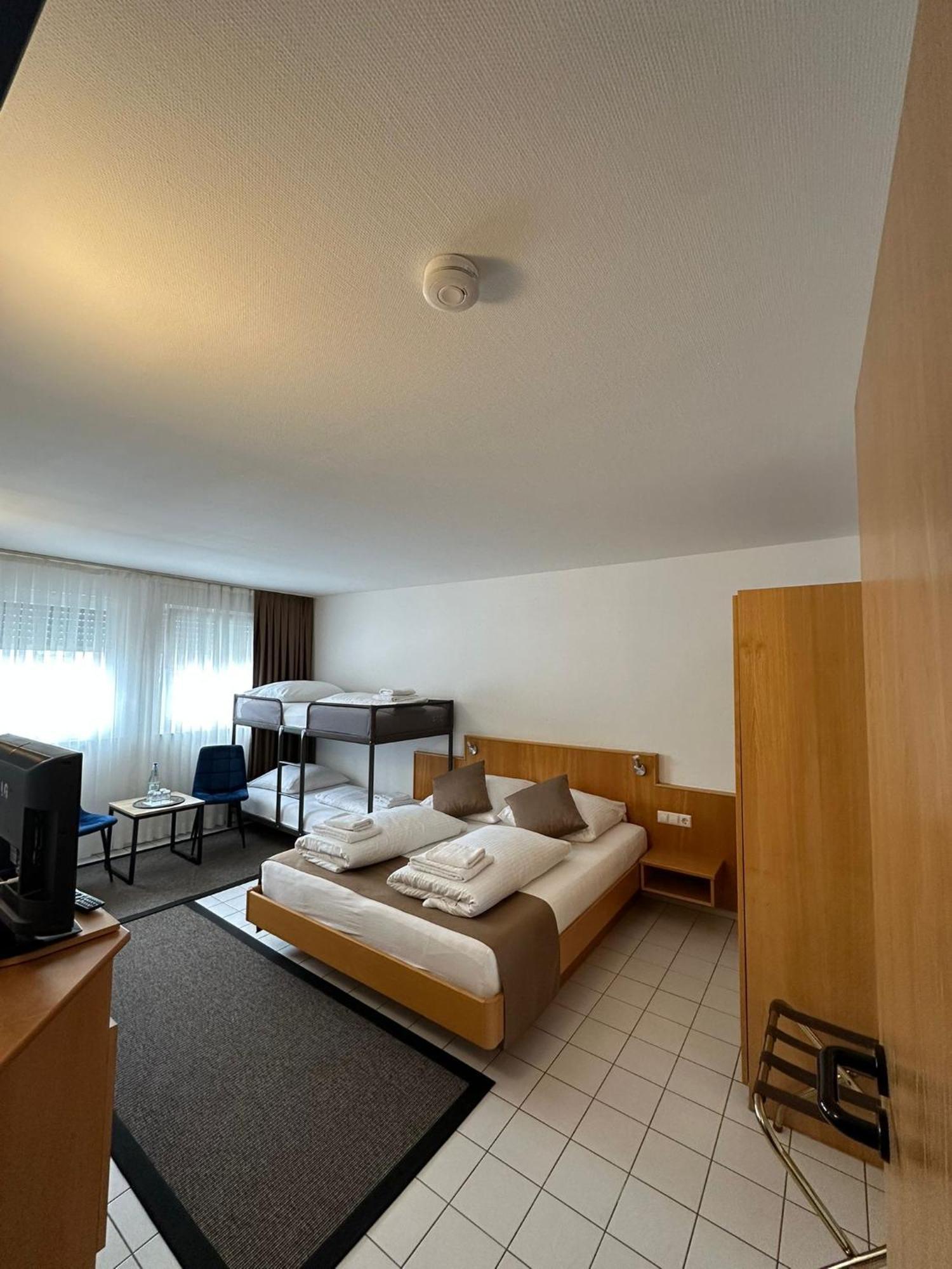 Elha Hotel シュトゥットガルト エクステリア 写真